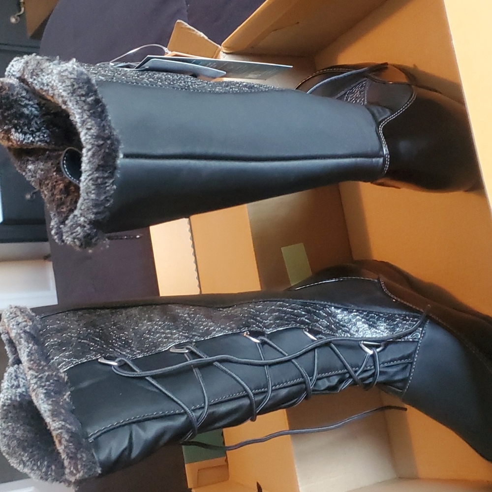 Boots - Picture 4 of 5